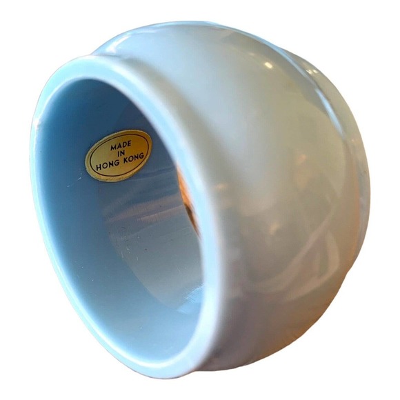 𝅺SET of 8 Vintage 1980's Baby Powder Pastel Blue Acrylic Napkin Rings - Picture 5 of 7